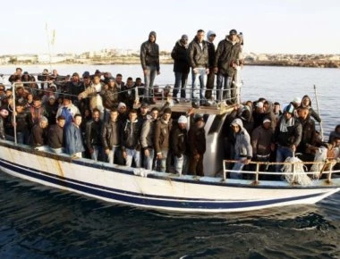 Εξήντα παράνομοι μετανάστες έφτασαν στη Σητεία- Συνελήφθησαν οι διακινητές τους